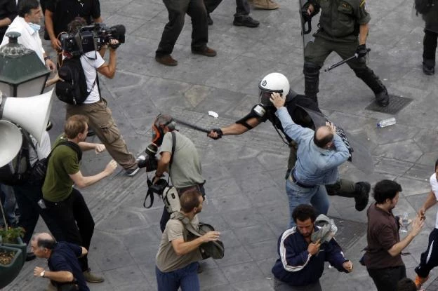 Έκθεση-σοκ από τους Ρεπόρτερ χωρίς Σύνορα: Επικίνδυνη για τους δημοσιογράφους η Ευρώπη